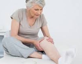 O sintoma característico da Osteoartrite de joelho é a dor